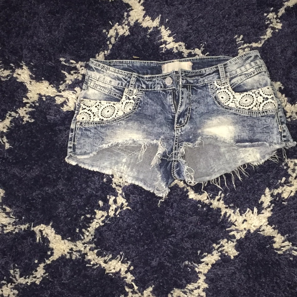 Ripped almost famous shorts size 11